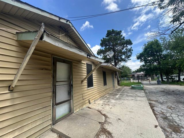 1408 W GERALD AVE, San Antonio, TX 78211