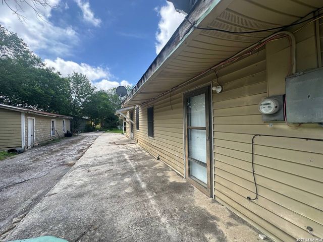 1408 W GERALD AVE, San Antonio, TX 78211