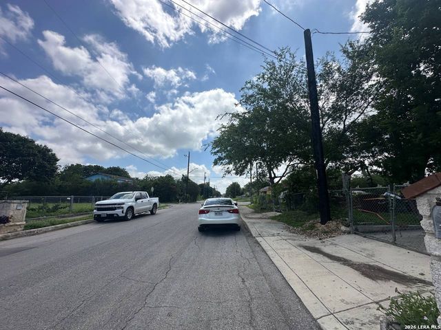 1408 W GERALD AVE, San Antonio, TX 78211