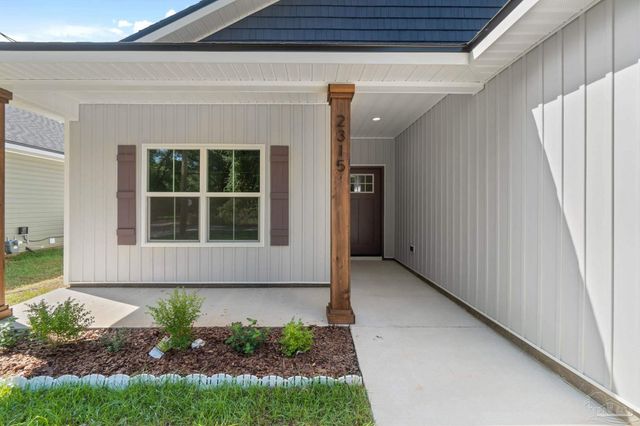 8302 Vickie St, Pensacola, FL 32514