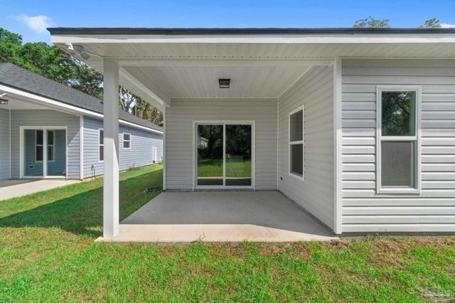 8302 Vickie St, Pensacola, FL 32514