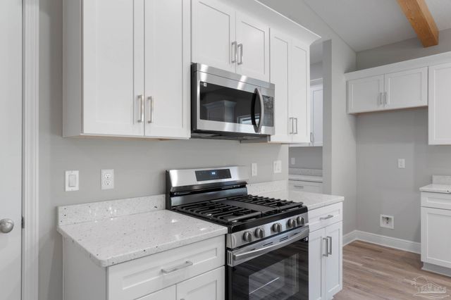 8302 Vickie St, Pensacola, FL 32514