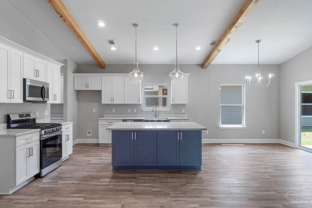 8302 Vickie St, Pensacola, FL 32514
