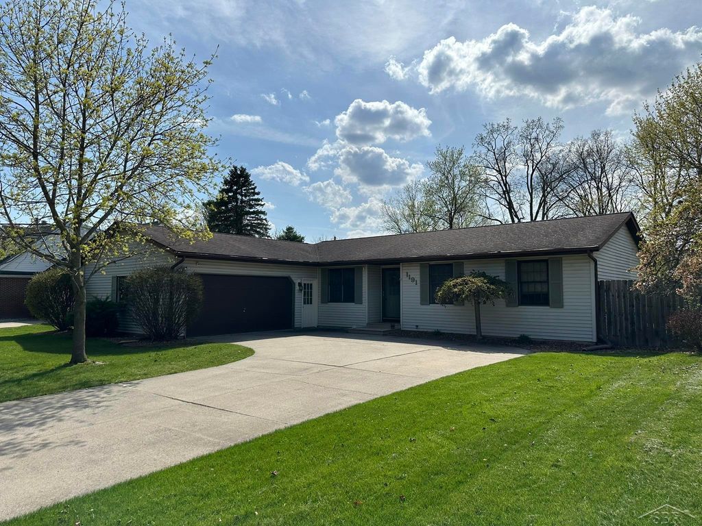 1191 Barbeau Drive, Saginaw, MI 48638