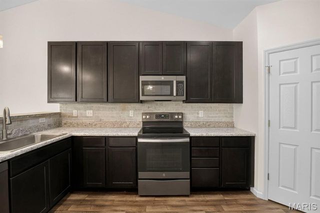 506 Horseshoe Bend Drive, Wentzville, MO 63385