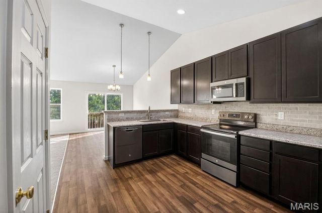 506 Horseshoe Bend Drive, Wentzville, MO 63385