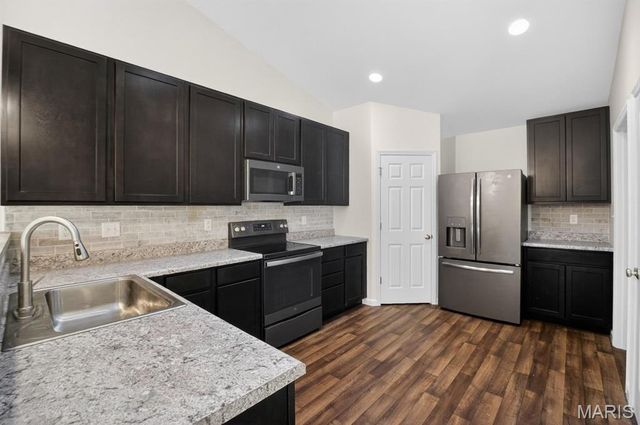 506 Horseshoe Bend Drive, Wentzville, MO 63385