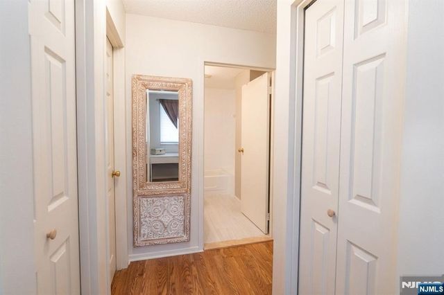 1033 Harmon Cove Tower, Secaucus, NJ 07094