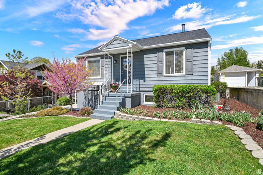 Image 2 of property listing at 1245 E KENSINGTON AVE, Salt Lake City, UT 84105