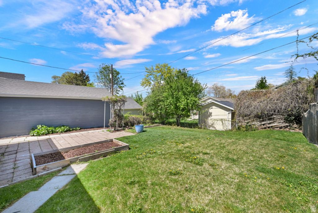 Image 28 of property listing at 1245 E KENSINGTON AVE, Salt Lake City, UT 84105