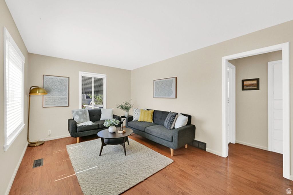 Image 4 of property listing at 1245 E KENSINGTON AVE, Salt Lake City, UT 84105