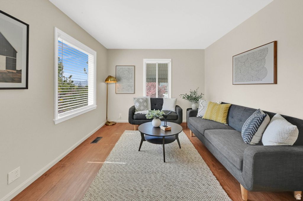 Image 5 of property listing at 1245 E KENSINGTON AVE, Salt Lake City, UT 84105