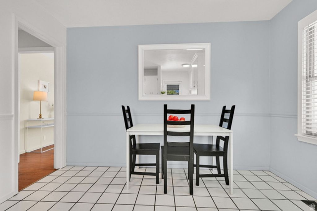 Image 8 of property listing at 1245 E KENSINGTON AVE, Salt Lake City, UT 84105