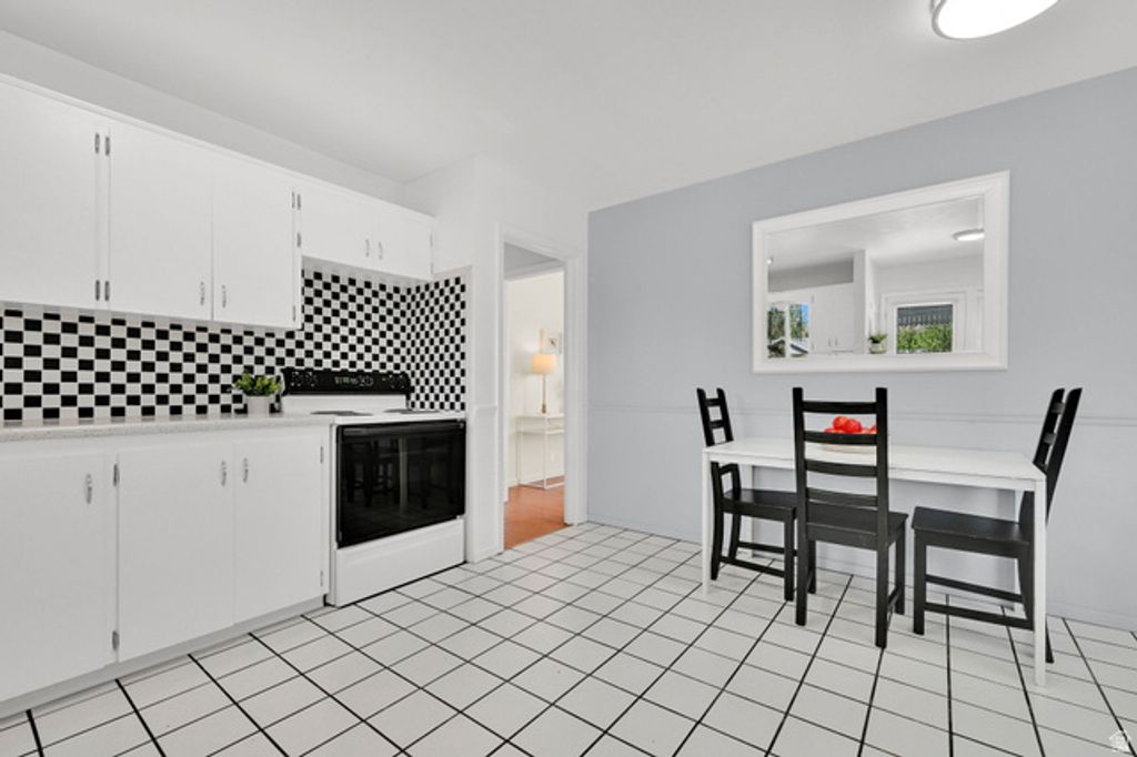 Image 9 of property listing at 1245 E KENSINGTON AVE, Salt Lake City, UT 84105