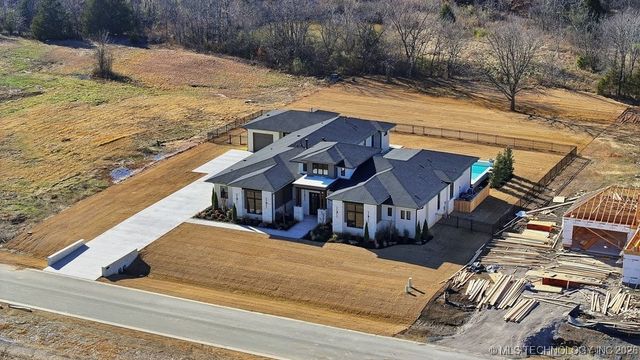 15240 S 27th East Avenue, Bixby, OK 74008