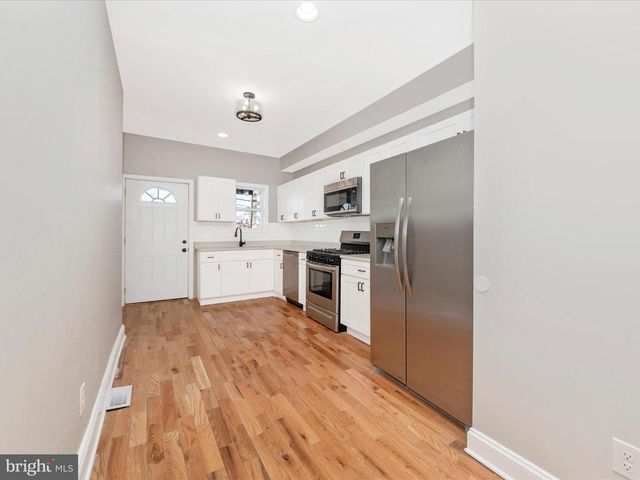 1821 N BOND ST, Baltimore, MD 21213