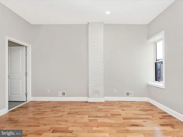 1821 N BOND ST, Baltimore, MD 21213