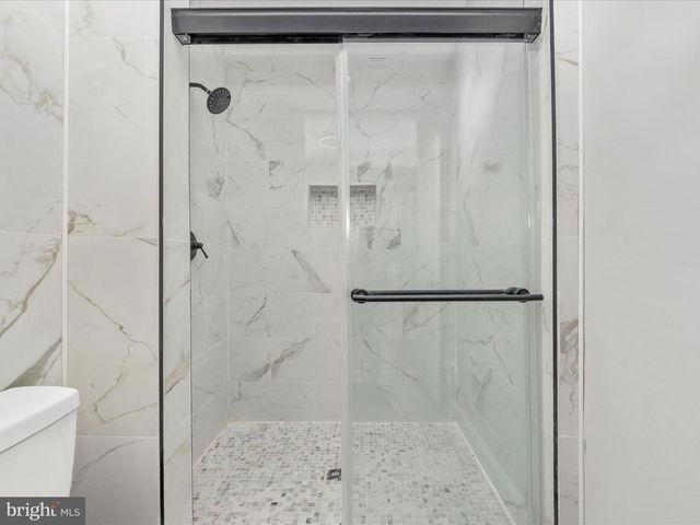 1821 N BOND ST, Baltimore, MD 21213