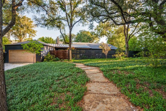 416 Crestwood Drive, Fort Worth, TX 76107