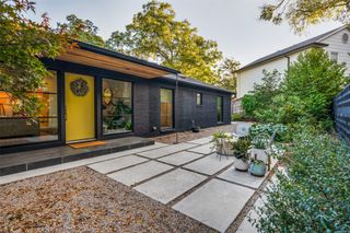 416 Crestwood Drive, Fort Worth, TX 76107