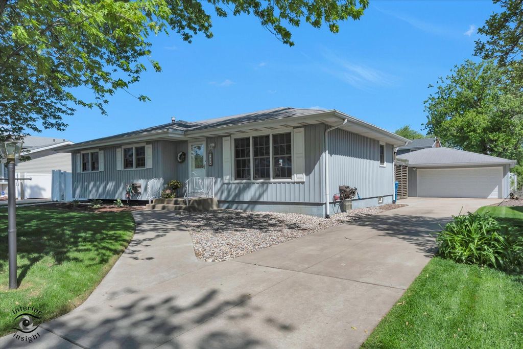 934 Windsor Lane, Dyer, IN 46311
