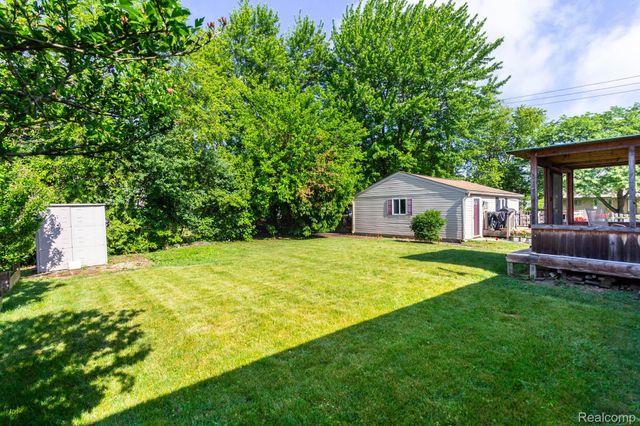 32016 Belcrest Road, Brownstown Charter Township, MI 48173