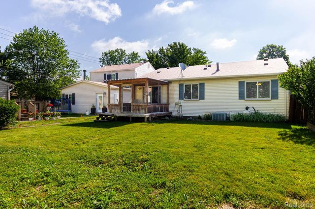 32016 Belcrest Road, Brownstown Charter Township, MI 48173