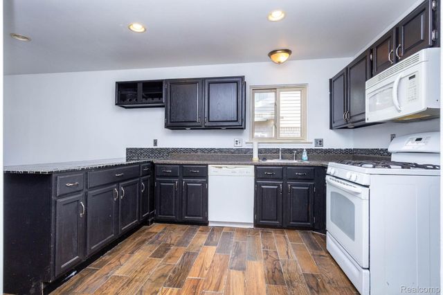32016 Belcrest Road, Brownstown Charter Township, MI 48173
