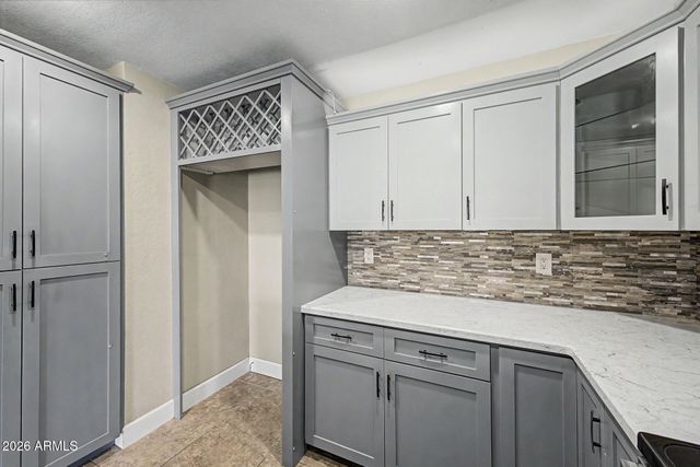 8659 W EARLL Drive W, Phoenix, AZ 85037