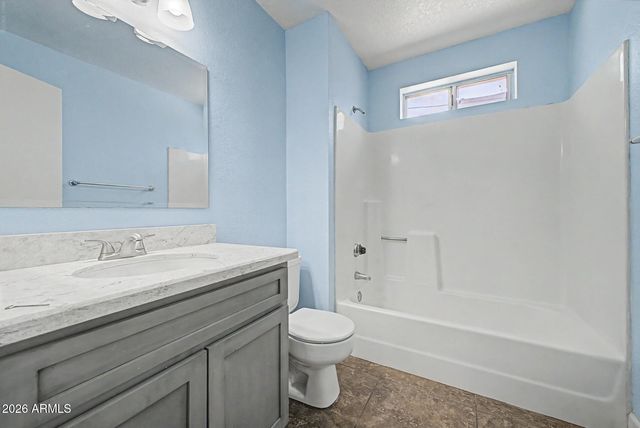 8659 W EARLL Drive W, Phoenix, AZ 85037