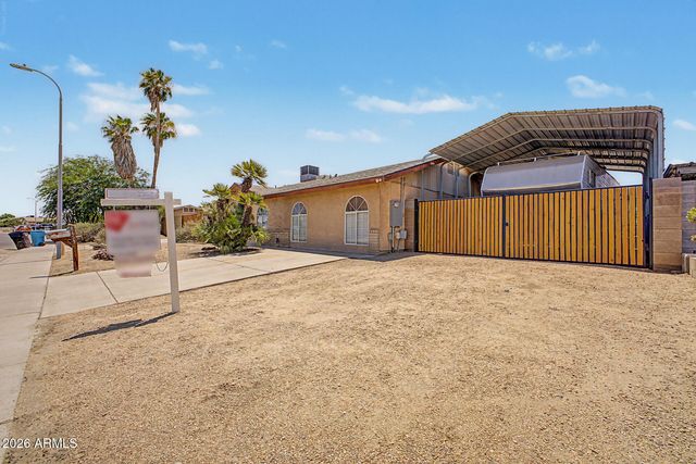 8659 W EARLL Drive W, Phoenix, AZ 85037