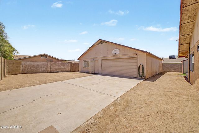 8659 W EARLL Drive W, Phoenix, AZ 85037