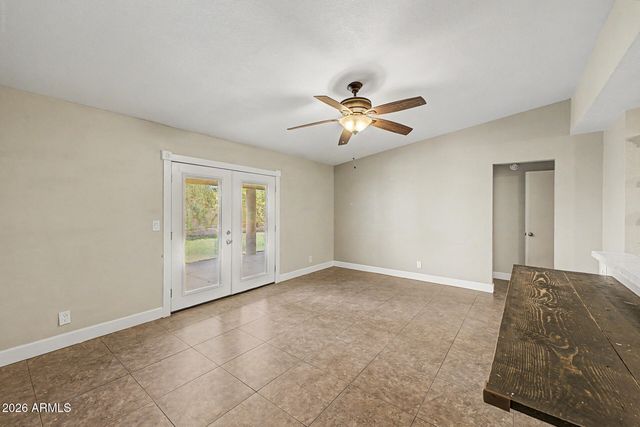 8659 W EARLL Drive W, Phoenix, AZ 85037