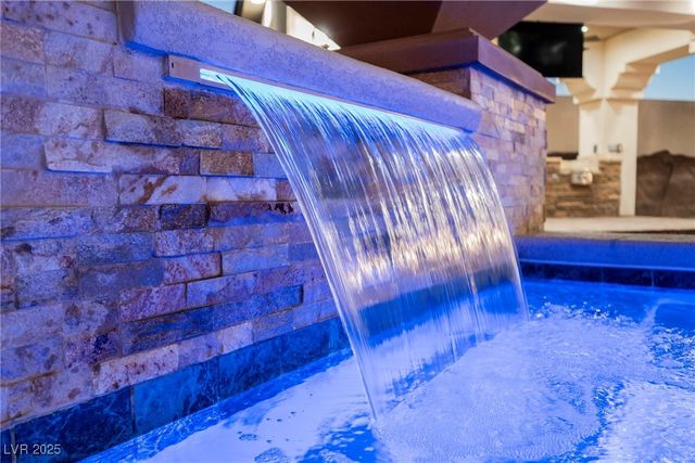 1721 South Tioga Way, Las Vegas, NV 89117