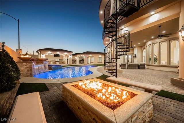 1721 South Tioga Way, Las Vegas, NV 89117