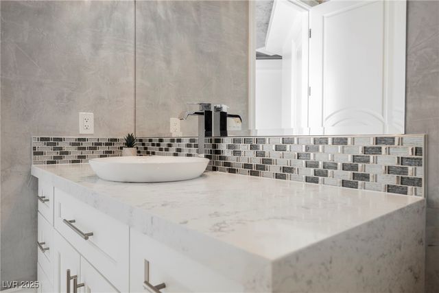 1721 South Tioga Way, Las Vegas, NV 89117