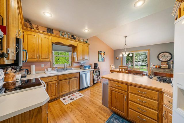 5332 W PLEASANT WAY, Appleton, WI 54913