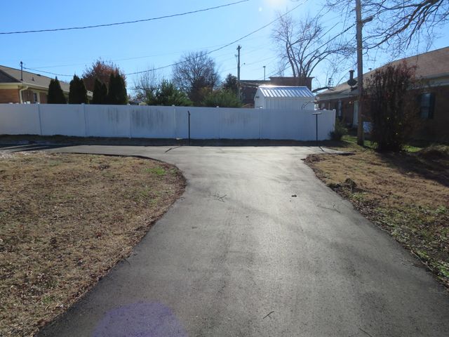 322 North Dr, Gallatin, TN 37066