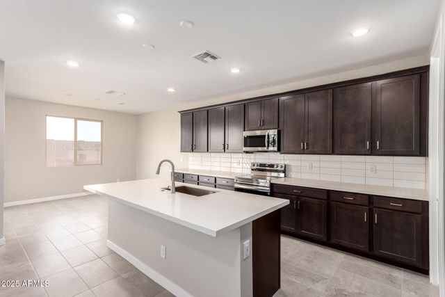 31619 N SHADY PASTURE Lane, San Tan Valley, AZ 85143