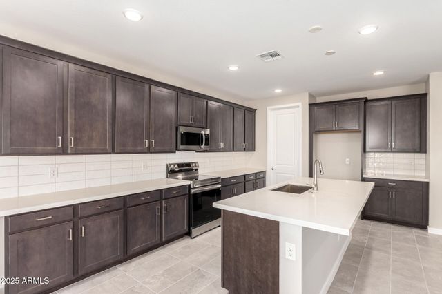 31619 N SHADY PASTURE Lane, San Tan Valley, AZ 85143