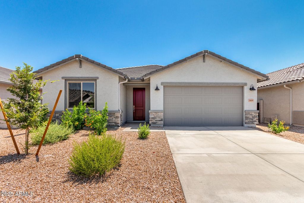 31619 N SHADY PASTURE Lane, San Tan Valley, AZ 85143