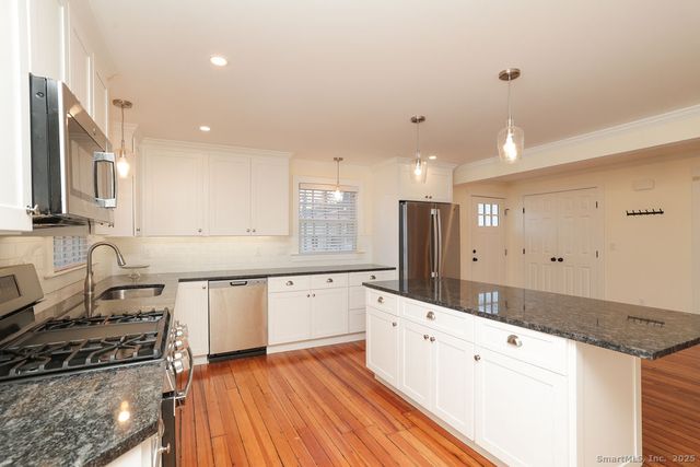 792 Farmington Avenue APT 106, Farmington, CT 06032