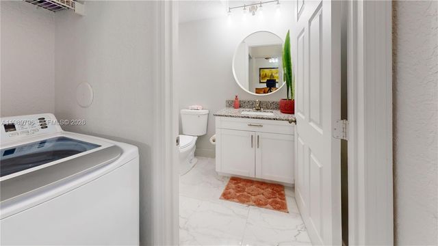 809 NW 170th Ter 26, Pembroke Pines, FL 33028