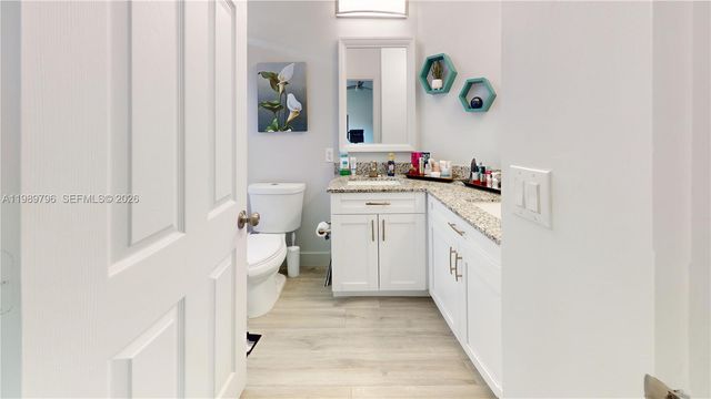 809 NW 170th Ter 26, Pembroke Pines, FL 33028