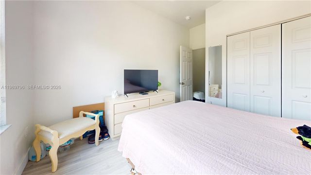 809 NW 170th Ter 26, Pembroke Pines, FL 33028