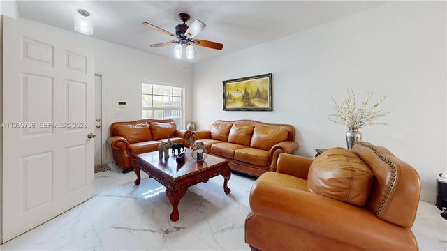 809 NW 170th Ter 26, Pembroke Pines, FL 33028