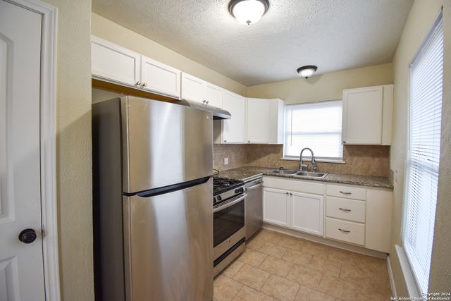 127 GLENCOE DR, San Antonio, TX 78212