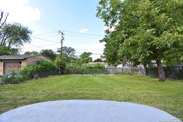 127 GLENCOE DR, San Antonio, TX 78212
