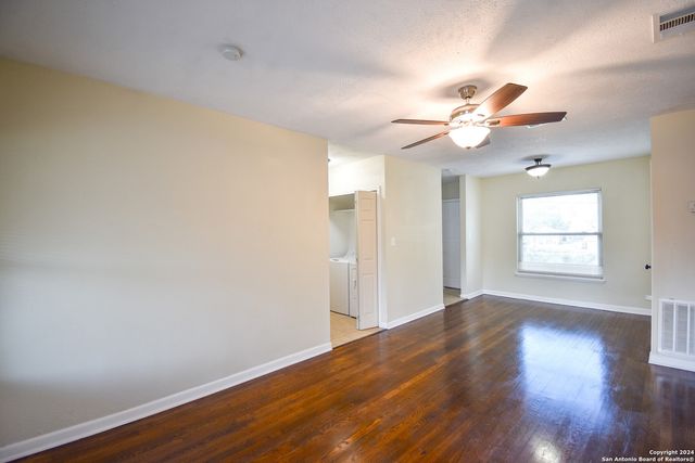 127 GLENCOE DR, San Antonio, TX 78212