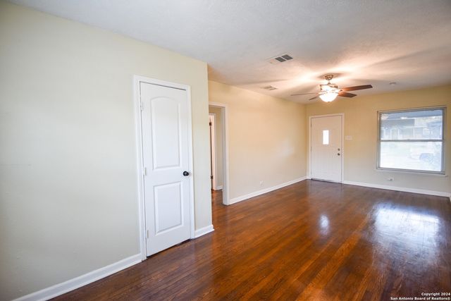 127 GLENCOE DR, San Antonio, TX 78212